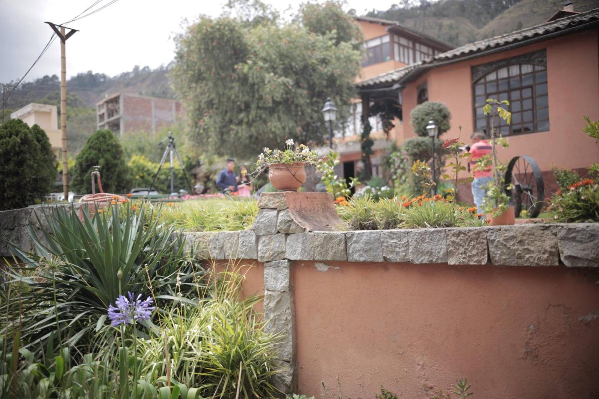 Quinta Loren Hosteria Ambato Exterior photo